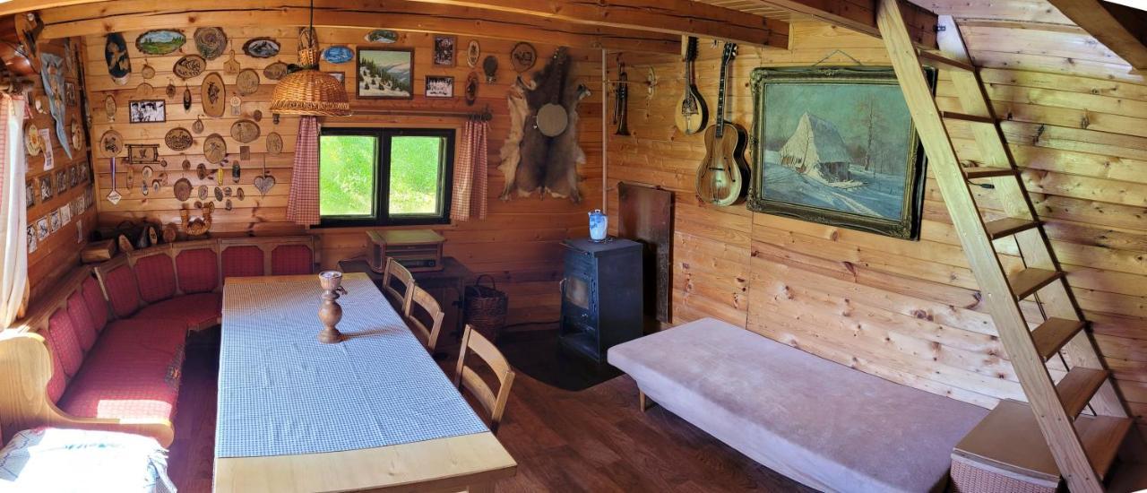 Srub Na Svahu Sjezdovky V Radvanicich Radvanice  Extérieur photo