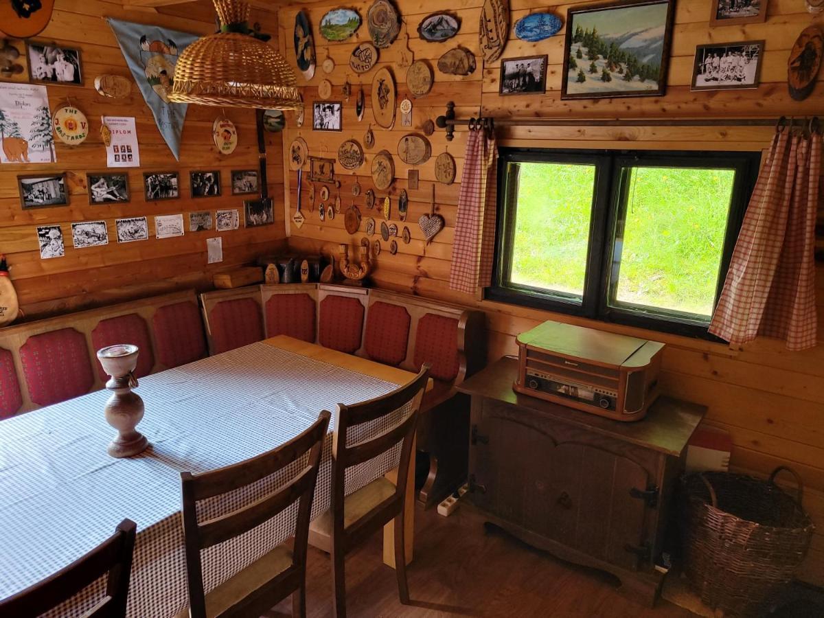Srub Na Svahu Sjezdovky V Radvanicich Radvanice  Extérieur photo