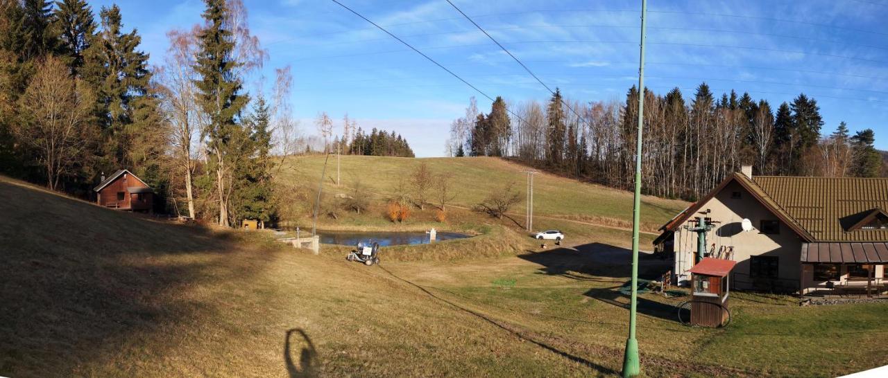 Srub Na Svahu Sjezdovky V Radvanicich Radvanice  Extérieur photo