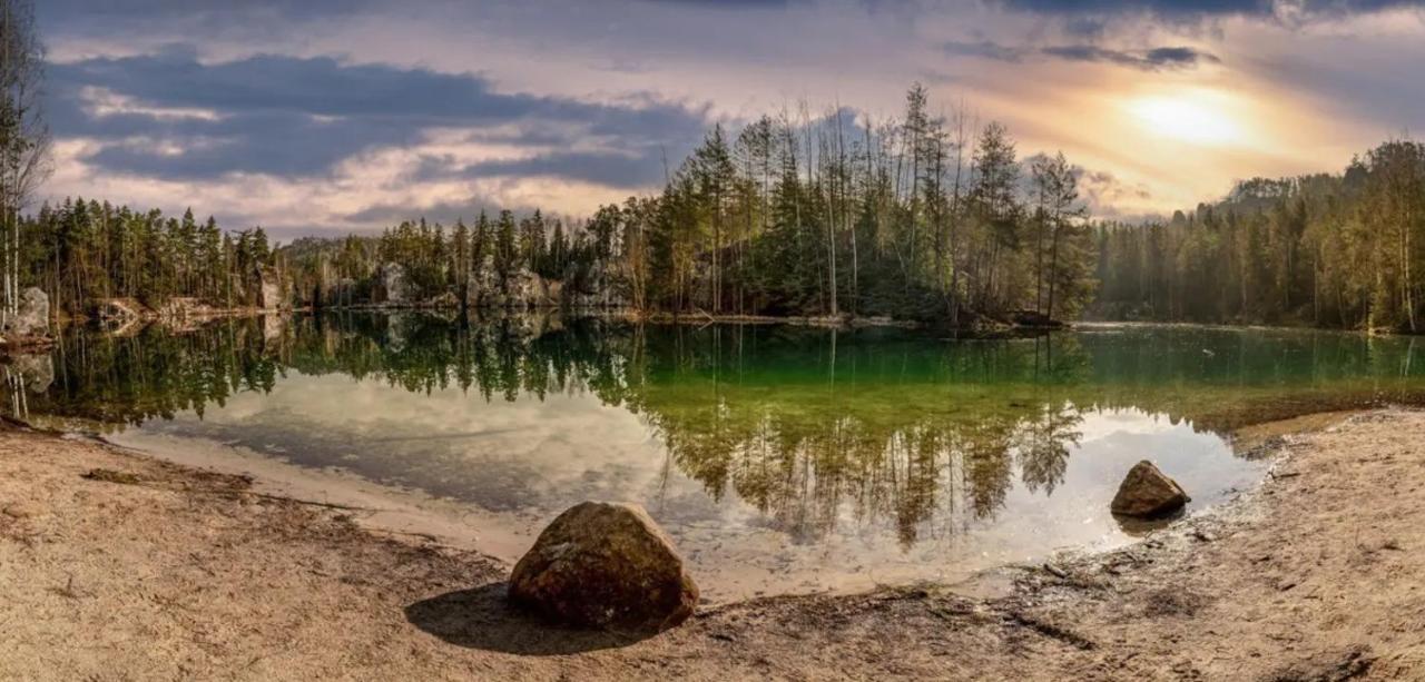 Srub Na Svahu Sjezdovky V Radvanicich Radvanice  Extérieur photo