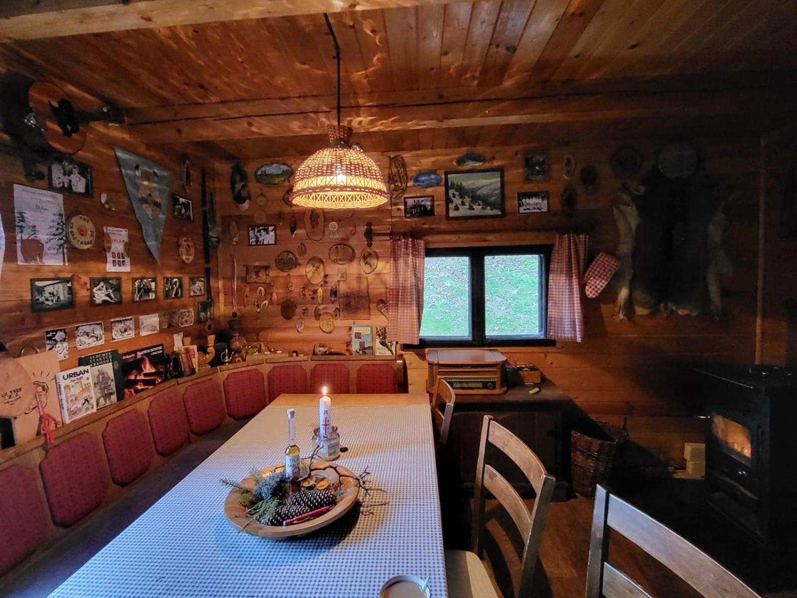 Srub Na Svahu Sjezdovky V Radvanicich Radvanice  Extérieur photo